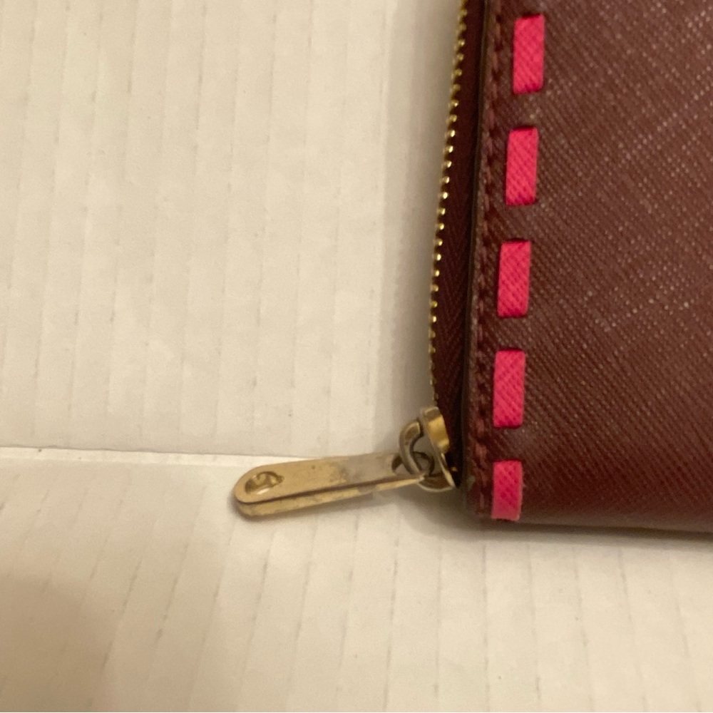 Henri Bendel New York Brown and Pink Zip Around Wallet with Sleek Design. - Picture 3 of 9